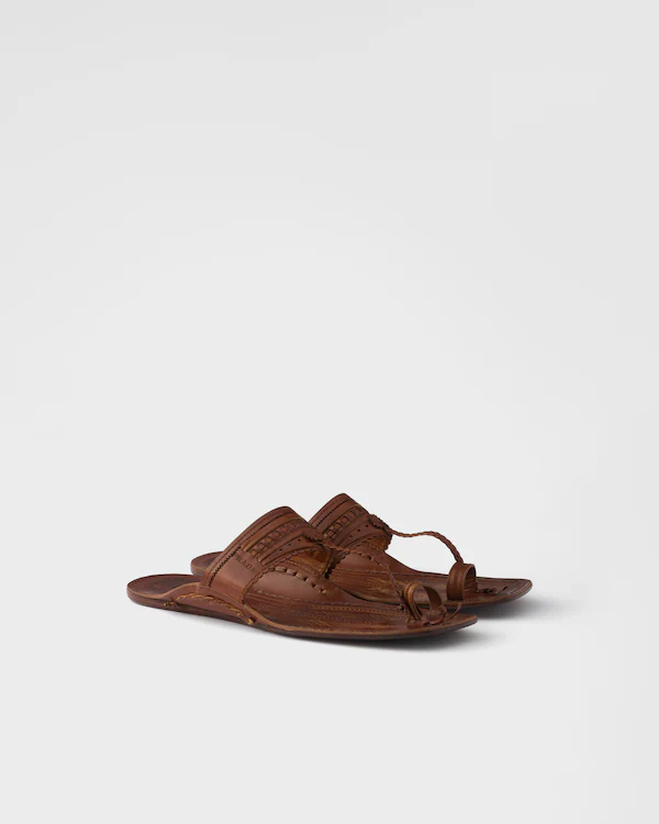 Prada Made in India x Inspirerat av Kolhapuri Chappal läderstövlar