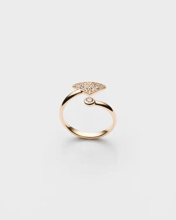 Eternal Gold kontrarié ring i gyllene guldguld med diamanter
