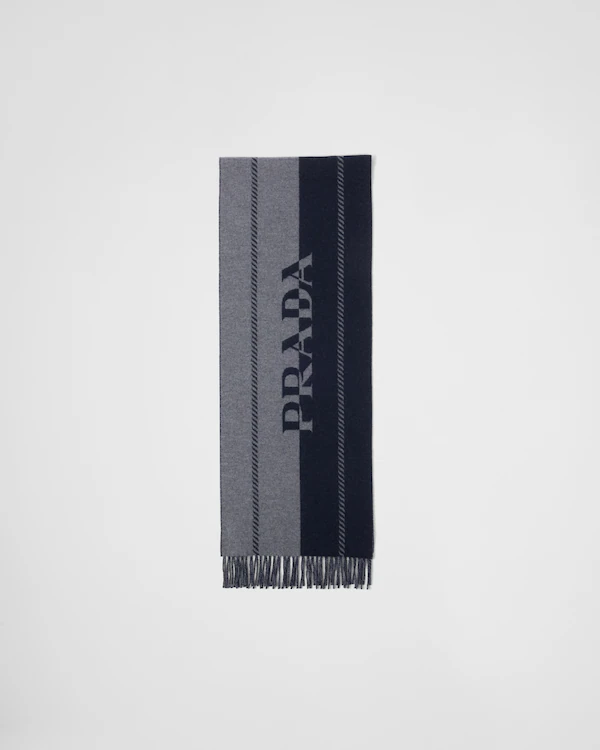 Liten ullskärp med jacquardlogotyp