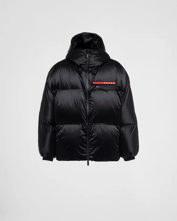 Oversized teknisk Re-Nylon färgad jacka