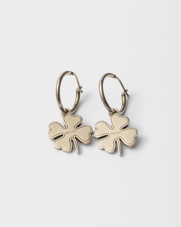 Metallhörlurar med charm