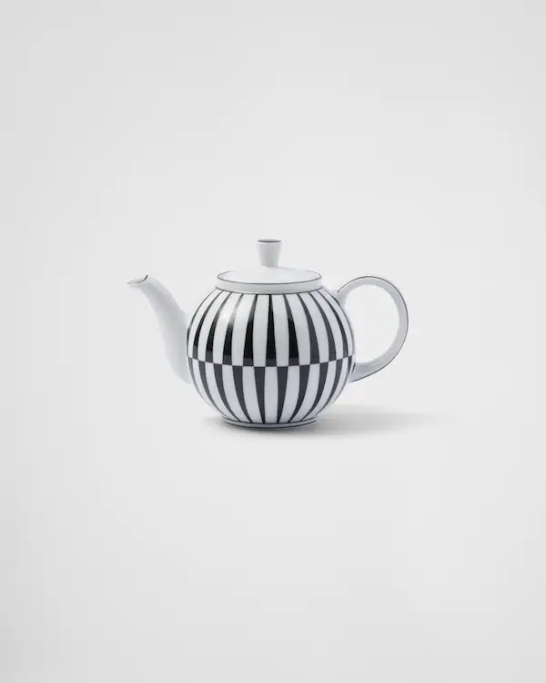 Porcelain teaport - Streck