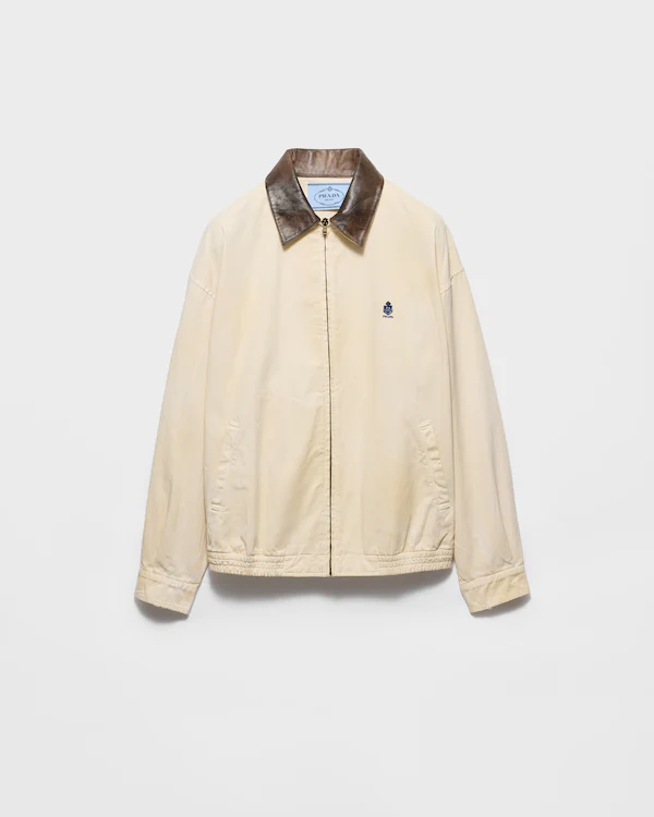 Stickad, tygfärgad gammal gabardine-blousonjacka