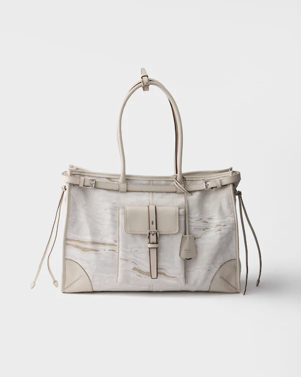 Prada Bonnie-märkt linne- och läderbärare Prada Bonnie-märkt linne- och läderbärare