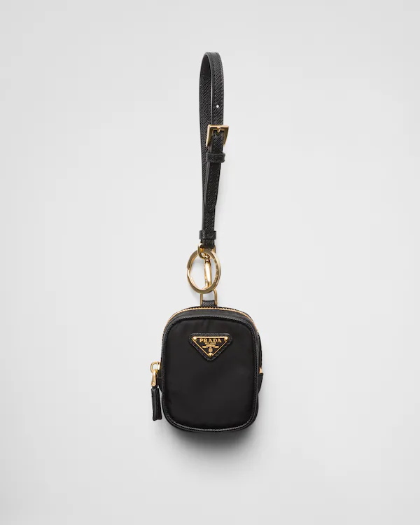 Prada Re-Edition 1978 Re-Nylon-minipåse med nyckelring