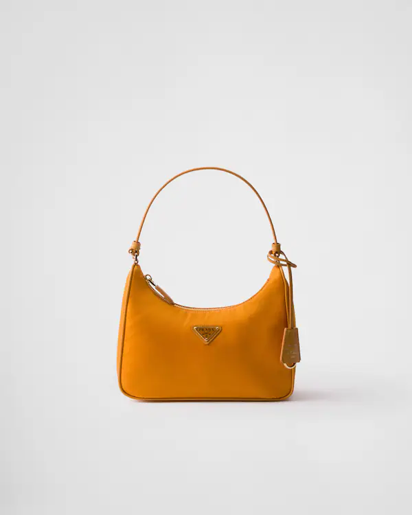 Prada Re-Edition 2005 Re-Nylon och Saffiano-minibag