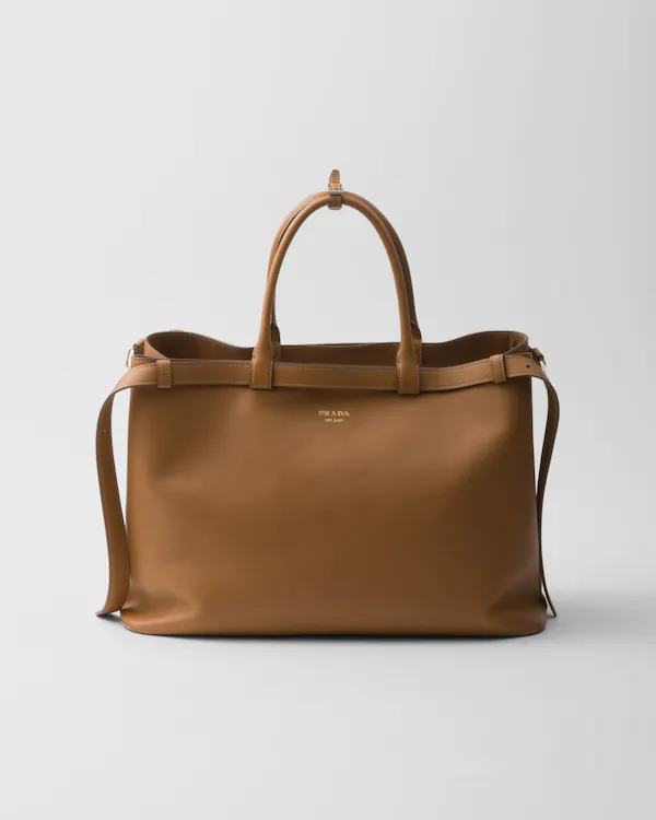 Prada-remsköld handväska med dubbel bälte