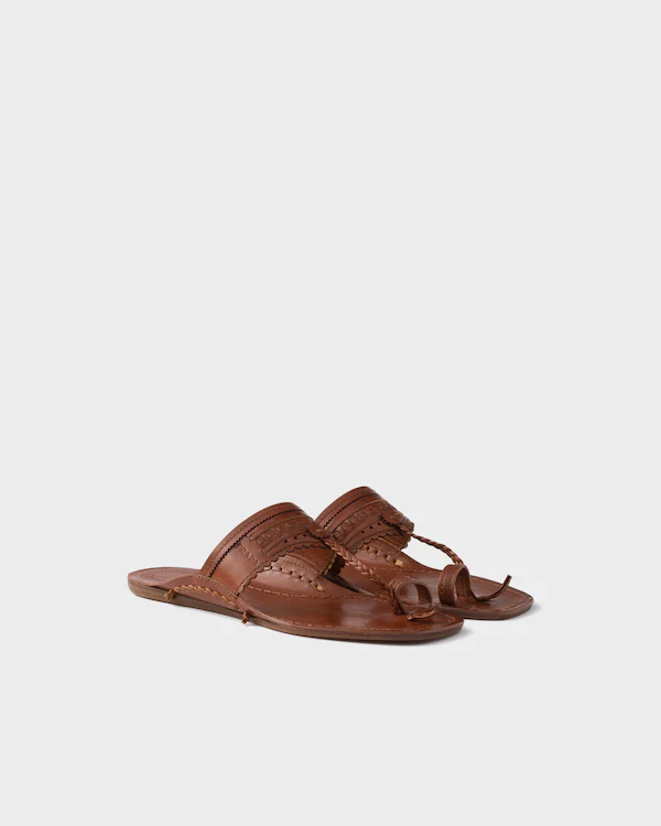 Prada Made in India x Inspirerat av Kolhapuri Chappal läderstövlar